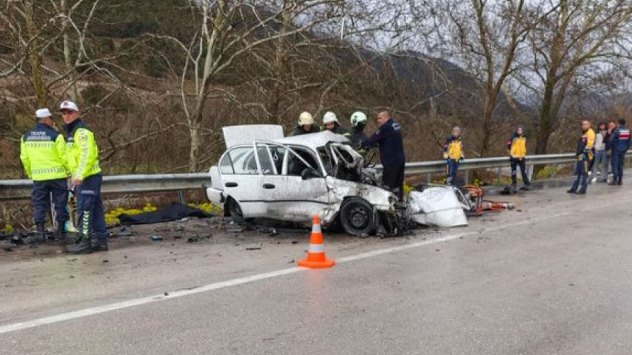 Nişanlı çift kazada can verdi