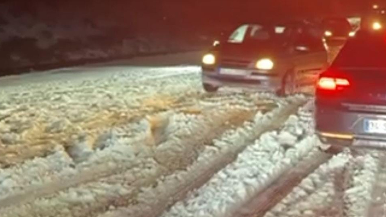 Şanlıurfa’da dolu ve kar yağışı etkili oldu
