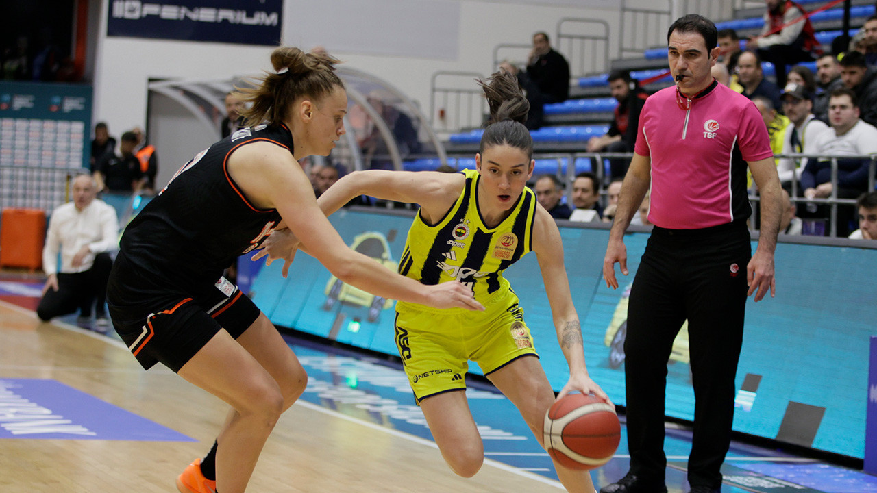 Fenerbahçe Opet ÇİMSA ÇBK Mersin'i 73-62 yenerek seride öne geçti