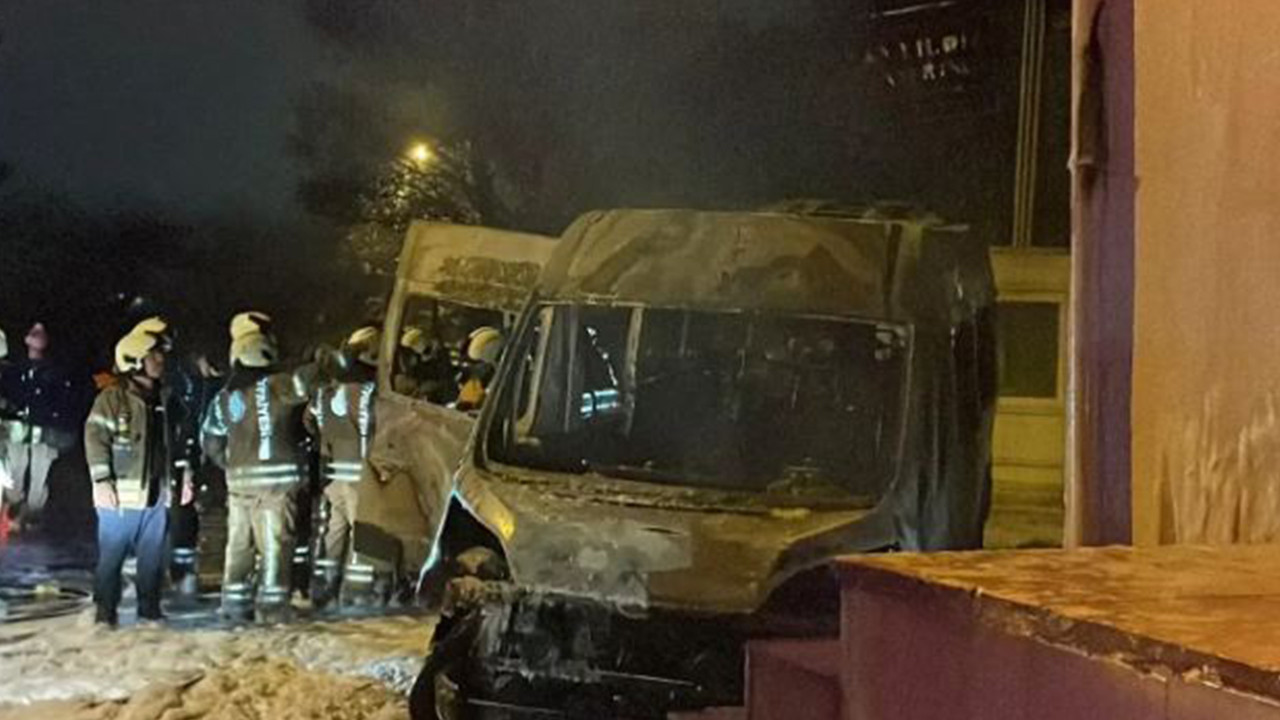 Sarıyer’de bir araç alev alev yandı