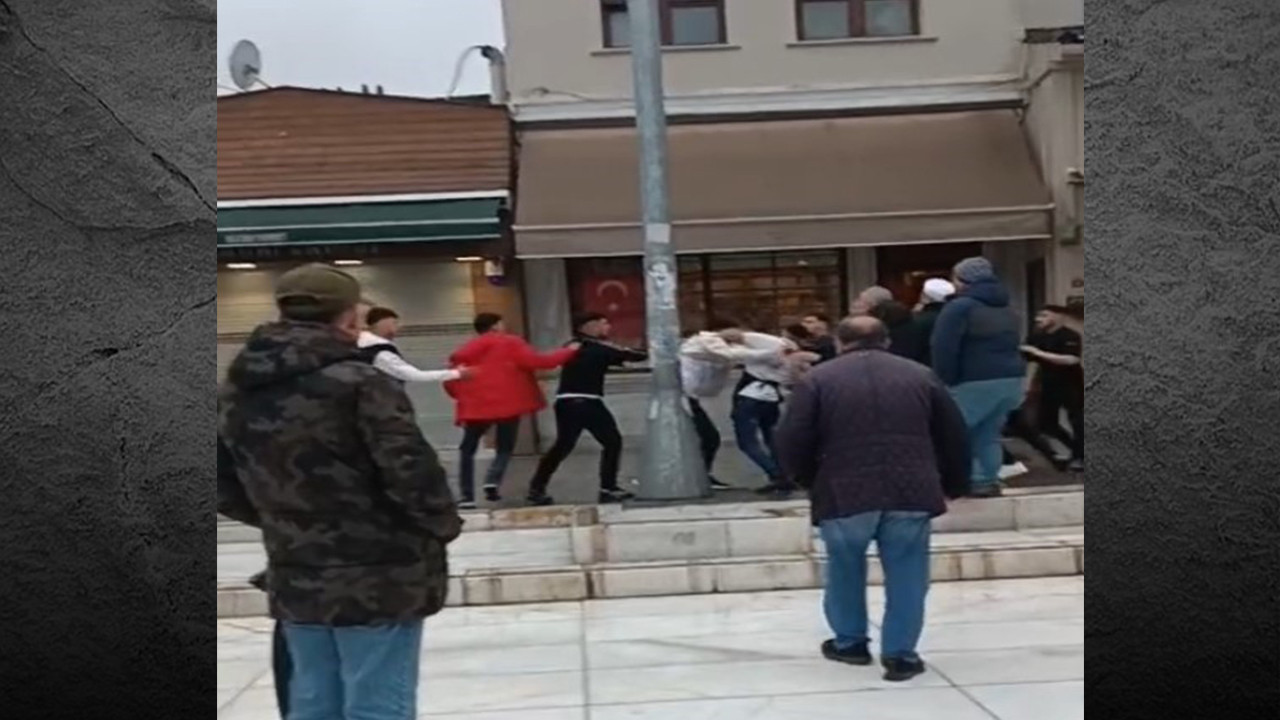 Eyüpsultan'da yumruklar ve sopalarla kavga ettiler