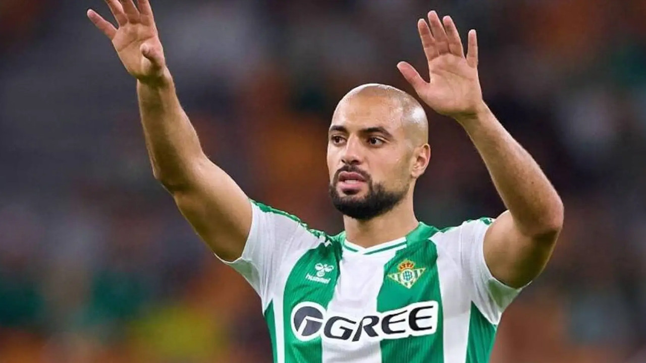 Fenerbahçe Amrabat'tan 15 milyon Euro bekliyor