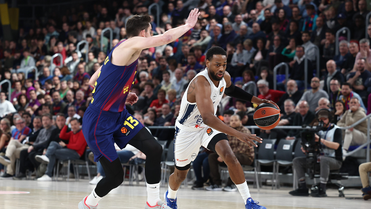 Anadolu Efes Barcelona’ya deplasmanda 78-71 mağlup oldu
