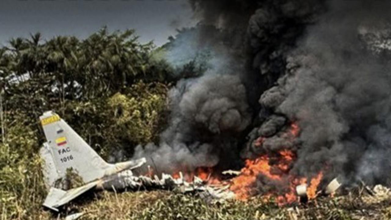 Askeri uçak düştü 69 kişi hayatını kaybetti. Kolombiya'da 3 günlük ulusal yas ilan edildi