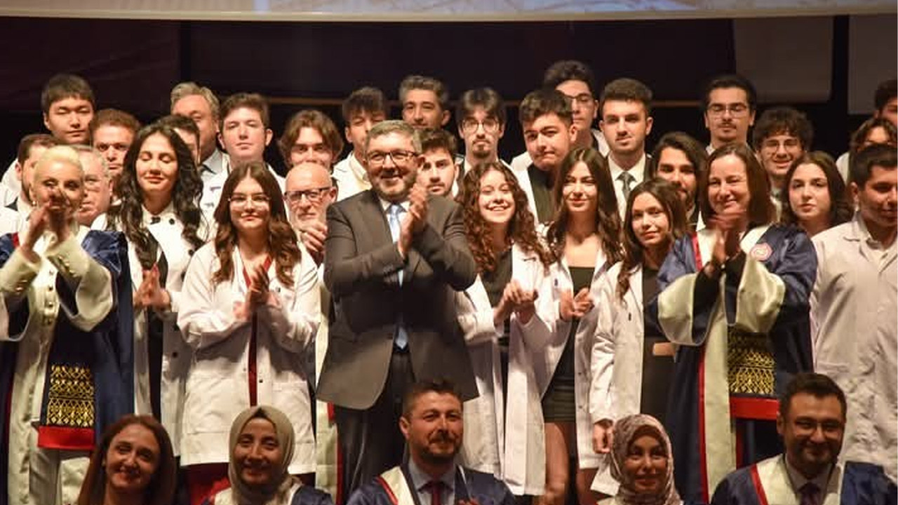 BŞEÜ'de 14 Mart Tıp Bayramı coşkusu ve beyaz önlük heyecanı