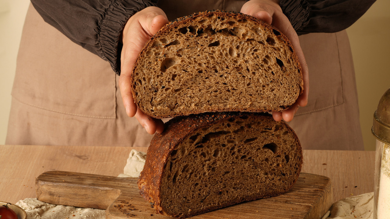 Ekşi maya ile evde sağlıklı ekmek yapmanın sırları