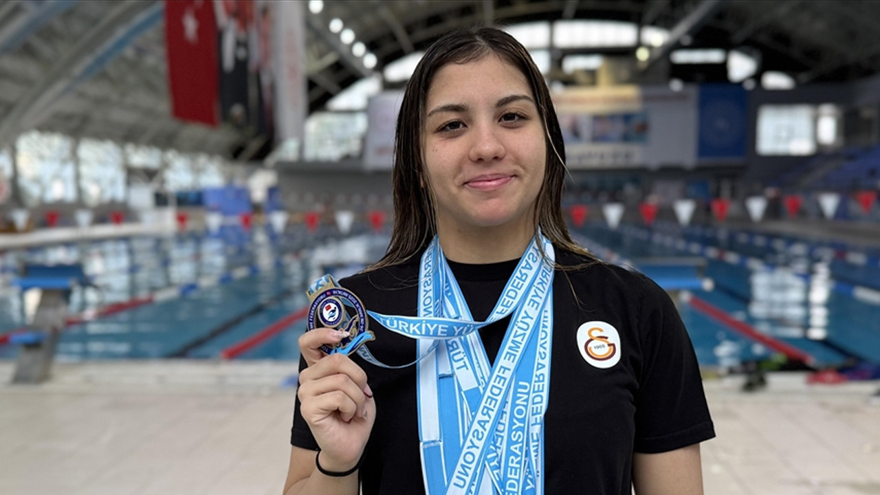 Milli Yüzücü Dila Gençay Çekya’ya hazır