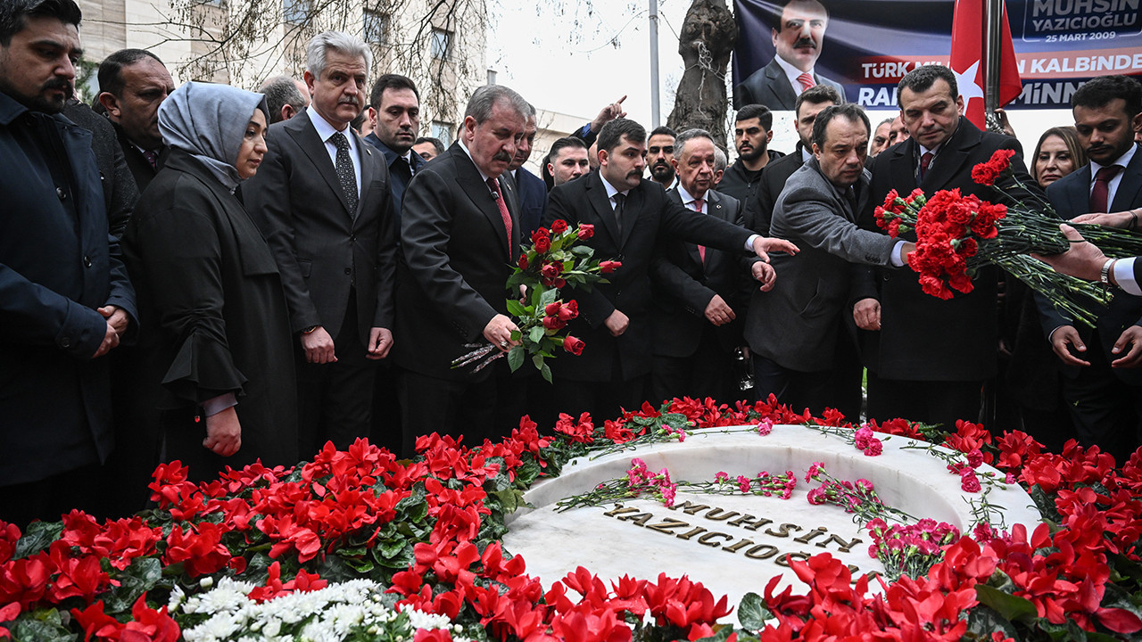 Muhsin Yazıcıoğlu’na kabri başında vefa