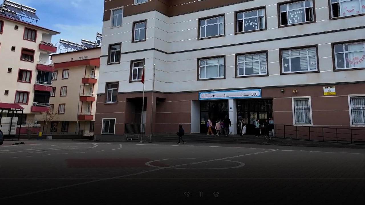 Nefes darlığı ve baş dönmesi başladı: Okul tahliye edildi