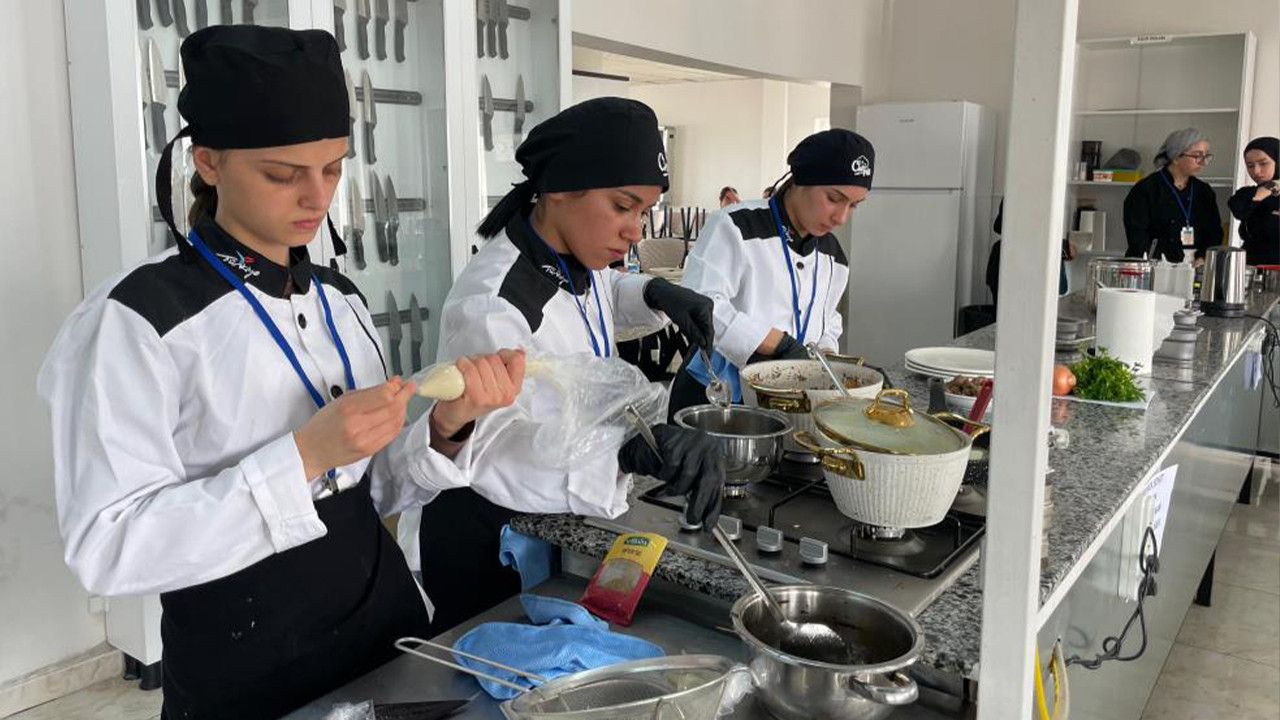 Tatvan’da genç şefler yarıştı: Uluslararası gastronomi etkinliğine yoğun ilgi