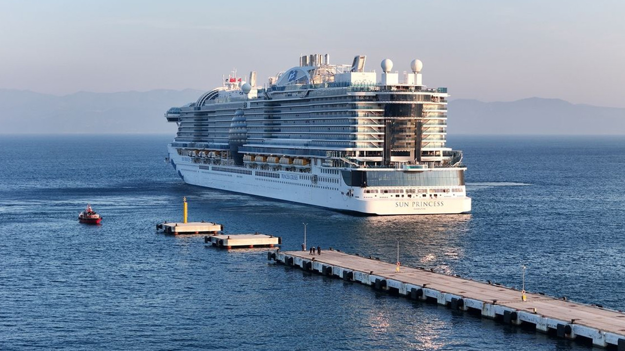 4 bin turist tek gemide: Sun Princess Türkiye’de