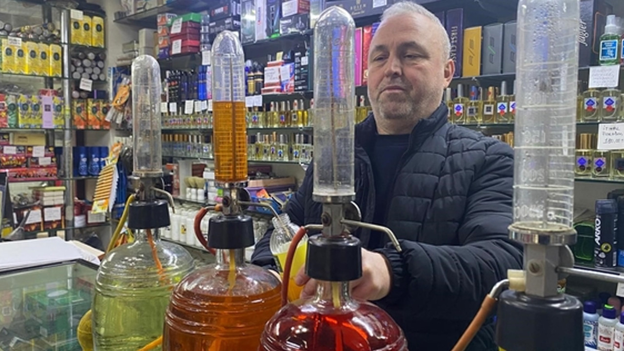 84 yıllık kolonya geleneğini sürdürüyor