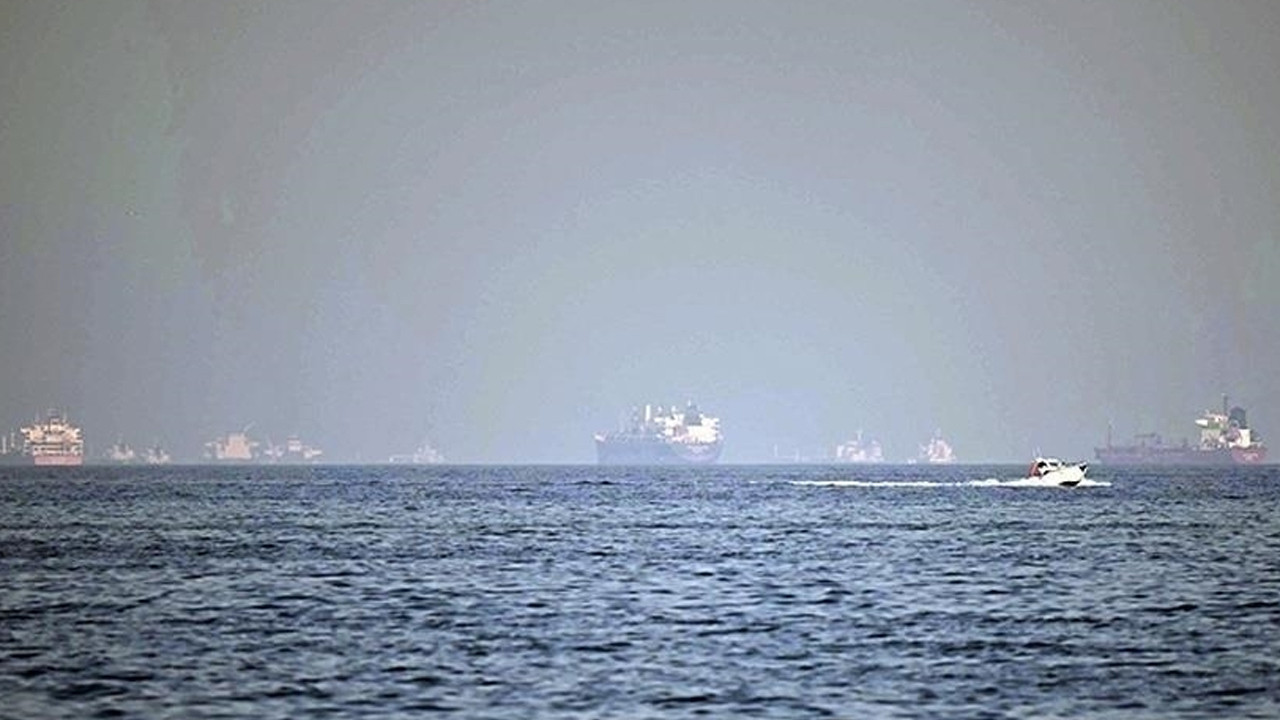 Hürmüz’de kriz büyüyor: 1900 gemi beklemede