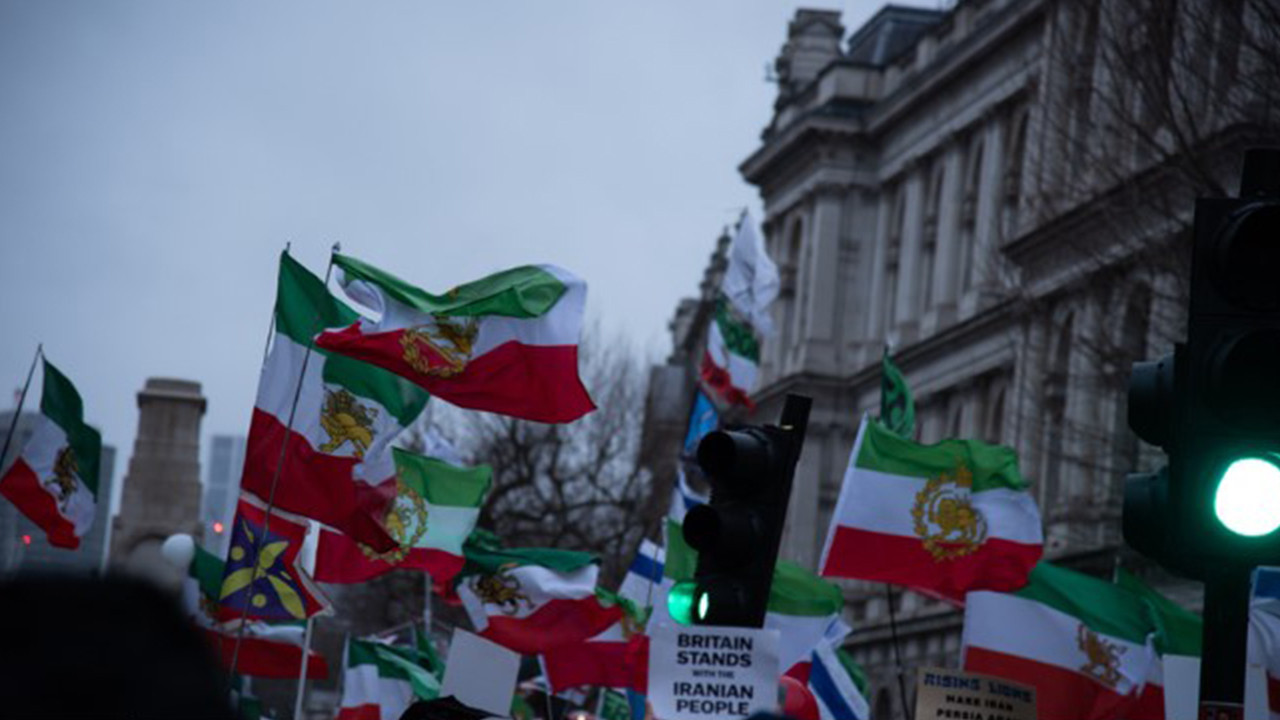 İran: 12 yaşından büyük gönüllüleri vatanı savunanlara destek olmaya çağırıyoruz