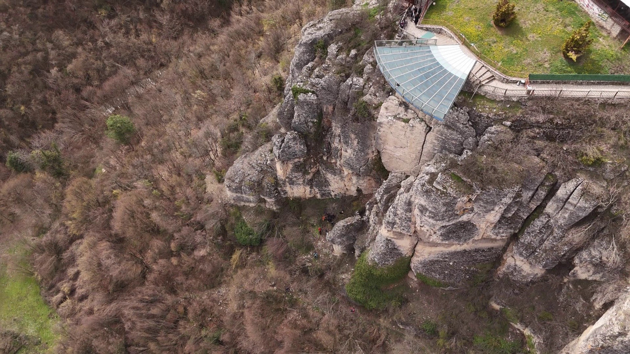 Safranbolu’da acı olay: Genç kadın cam terastan düşerek yaşamını yitirdi