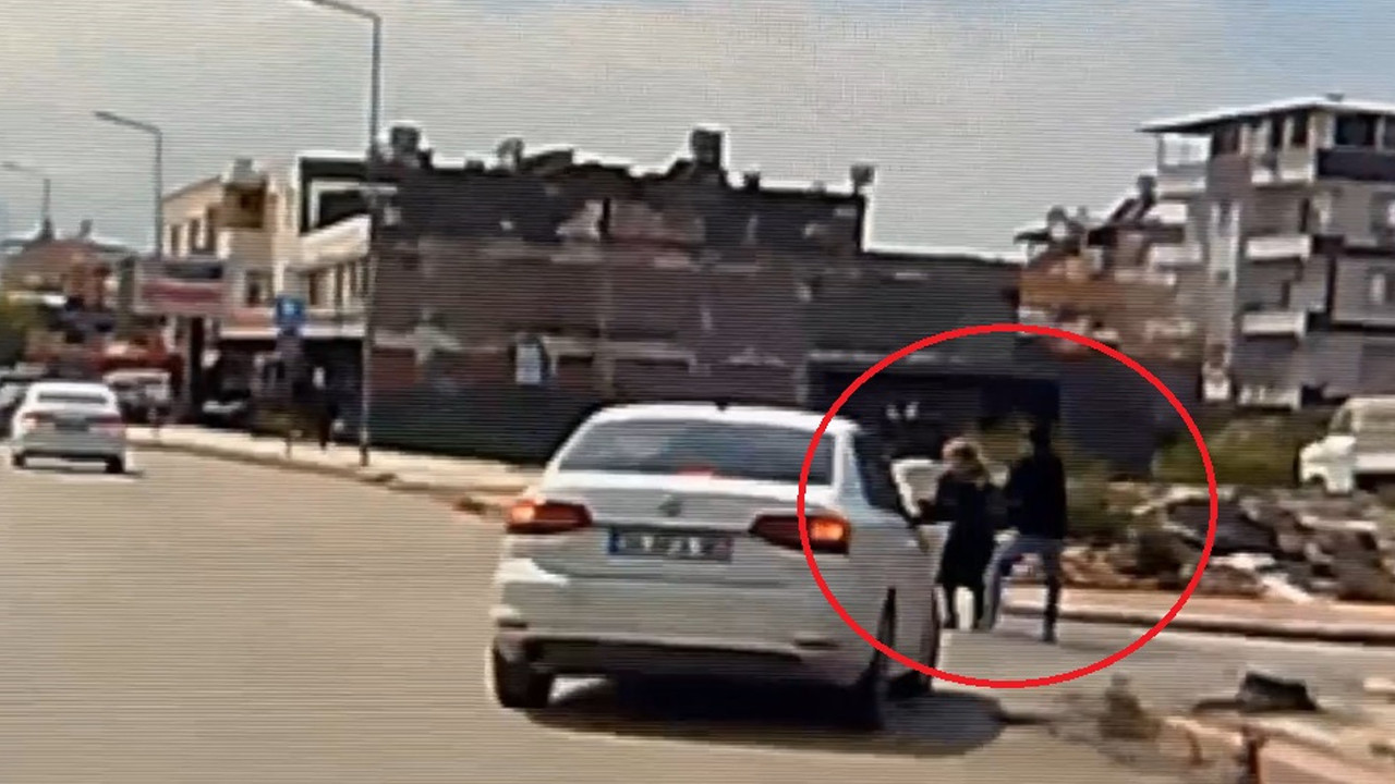 Yürüyen kadının kolyesini kopardı kaçtı: Kameraya anbean yansıdı: Hatay’da gaspçının sonu