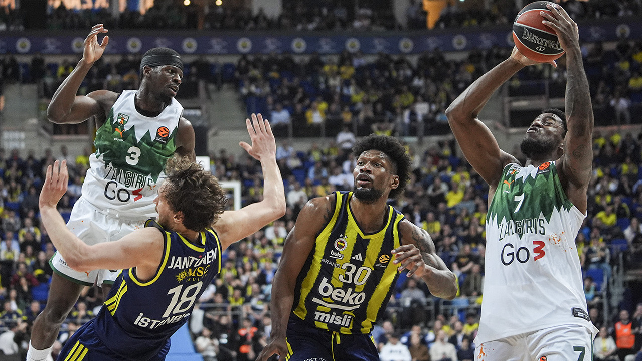 Fenerbahçe evinde Zalgris Kaunas'a kaybetti: Son 5 maçta 4. mağlubiyet