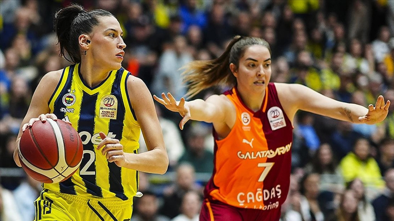 Galatasaray ve Fenerbahçe şampiyonluk için karşılaşacak