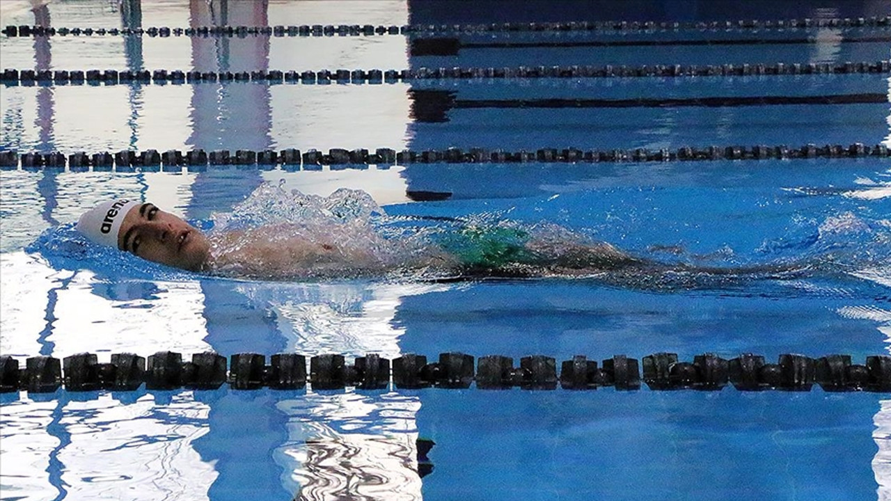 Genç milli yüzücüden madalya yağmuru