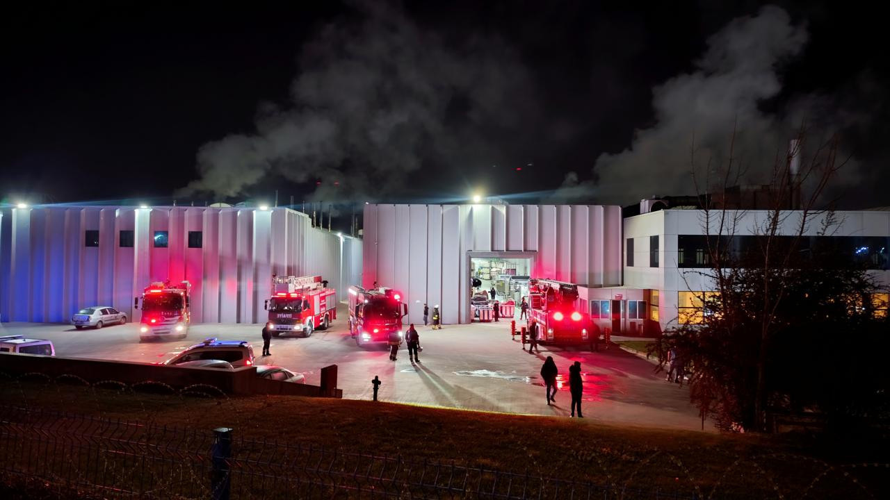 Tekirdağ'da fabrikanın bacasında çıkan yangın söndürüldü