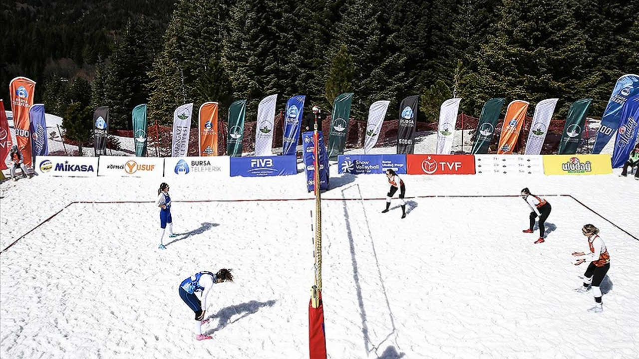 Uludağ’da FIVB Kar Voleybolu Dünya Turu başladı