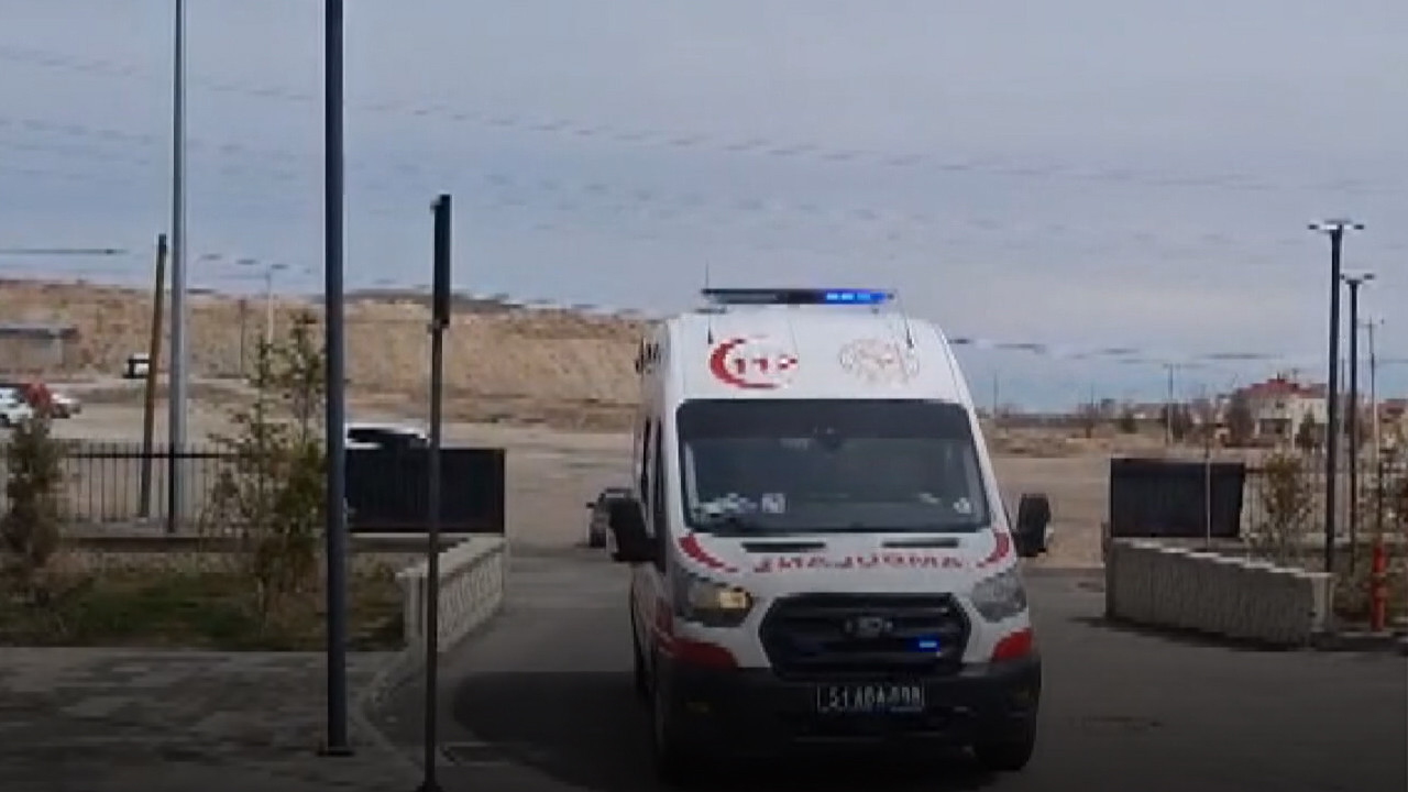 Aynı bıçağı hem eşine hem kendine saptadı: Niğde ‘de korku dolu anlar