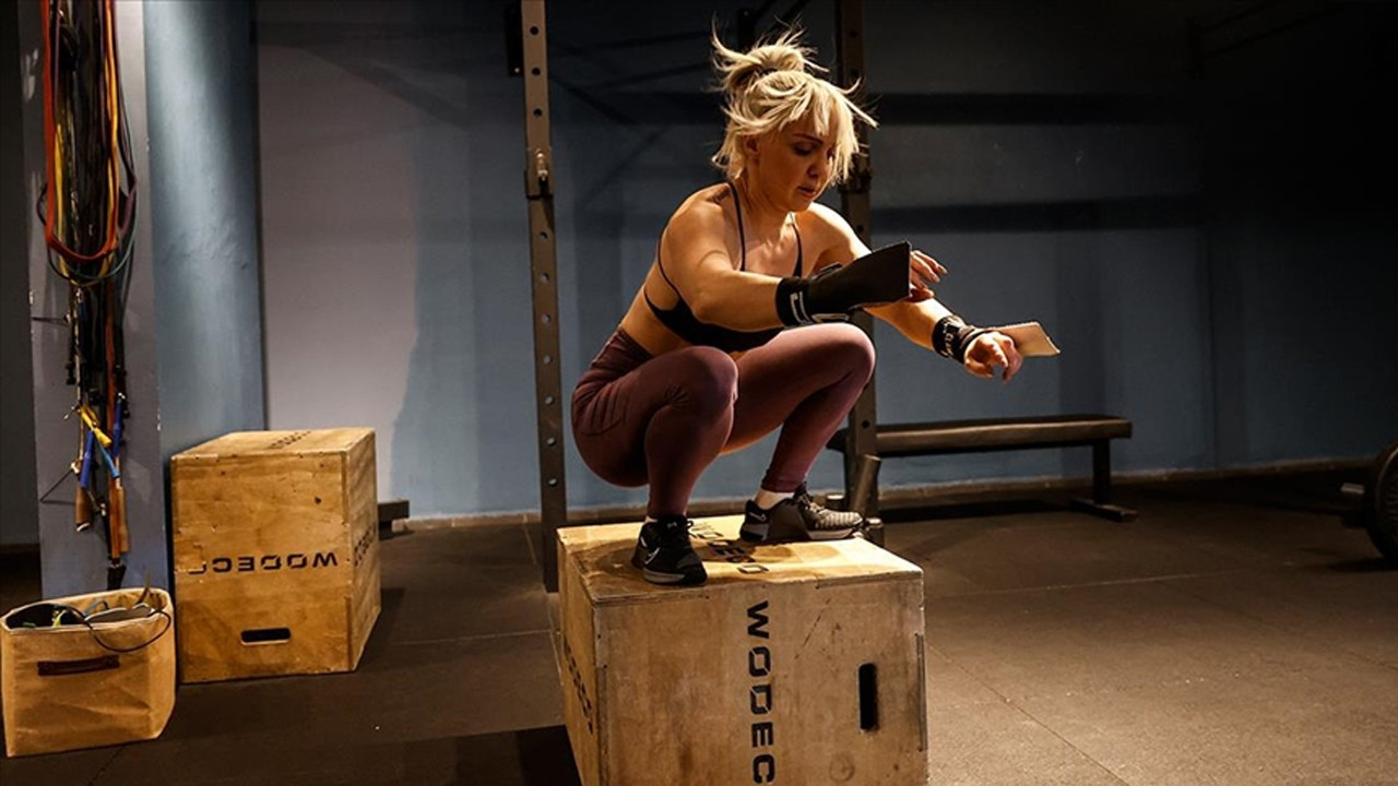 Eski milli sporcu Crossfit’te zirveye koşuyor