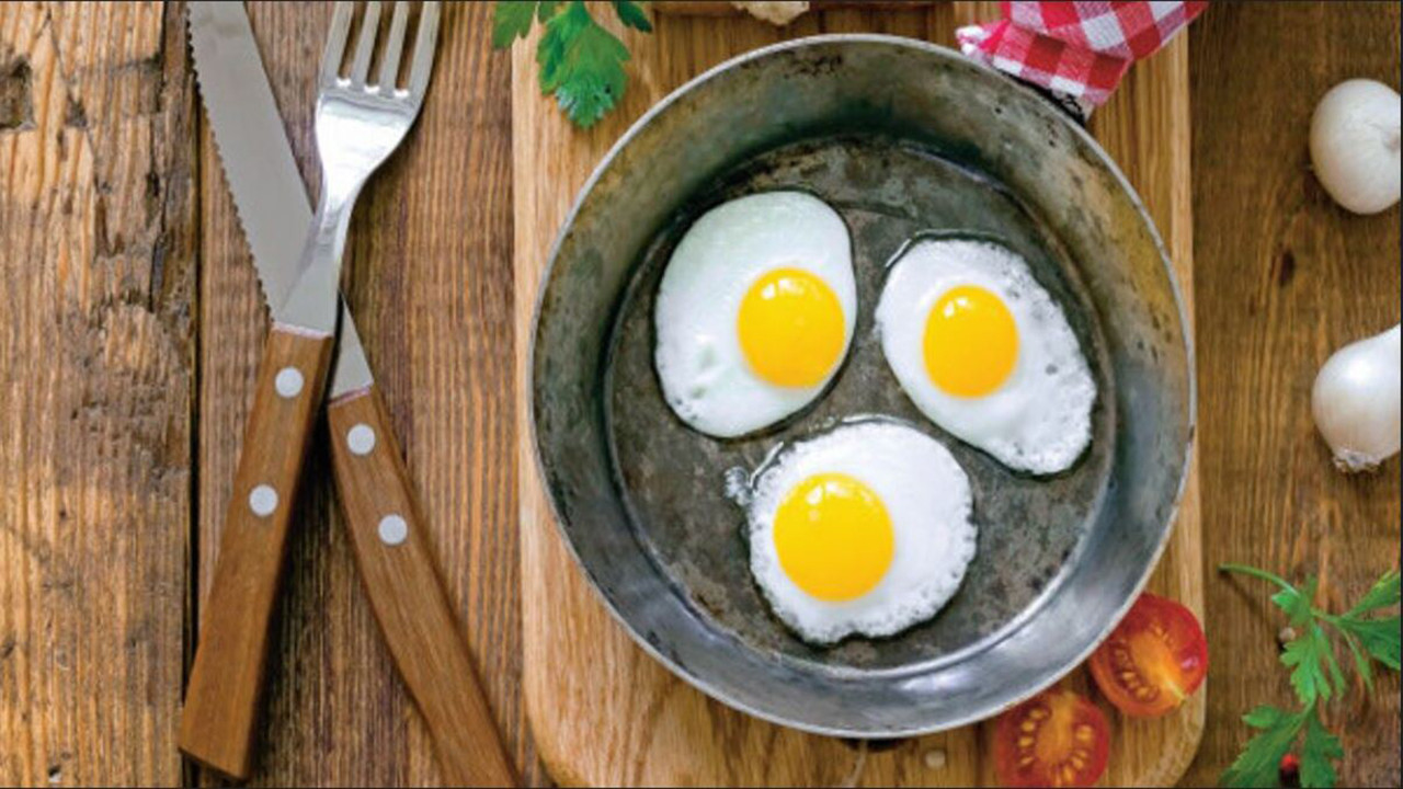 Yumurtayı yıllardır yanlış pişiriyormuşuz: Meğer vitaminlerin çoğu uçup gidiyormuş