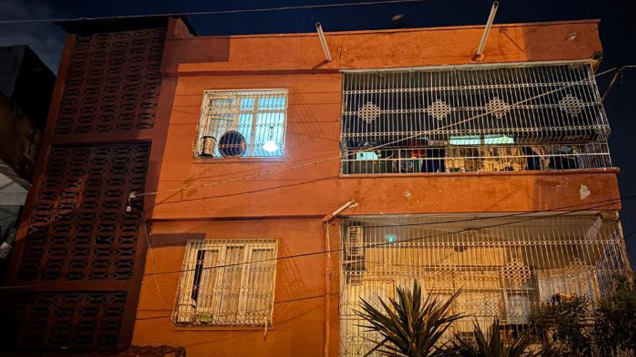 Adana’da 3 katlı binada patlama: 2 ağır yaralı