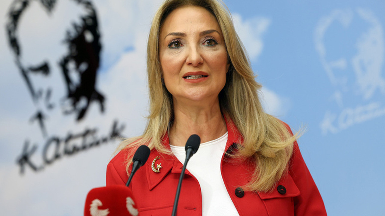 CHP'nin Kuşadası mitinginde Aylin Nazlıaka'dan dikkat çeken sözler: Halk onları silkeleyecek