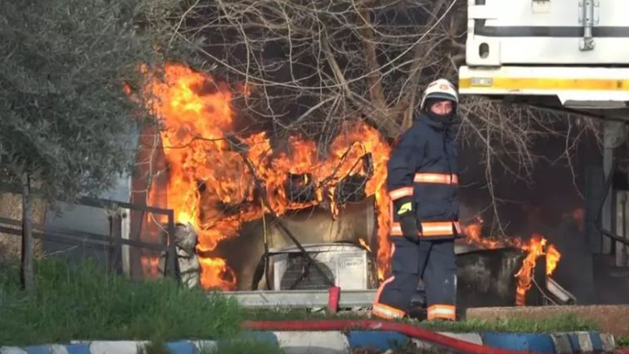 Kilis'te STK'ya ait prefabrikte yangın