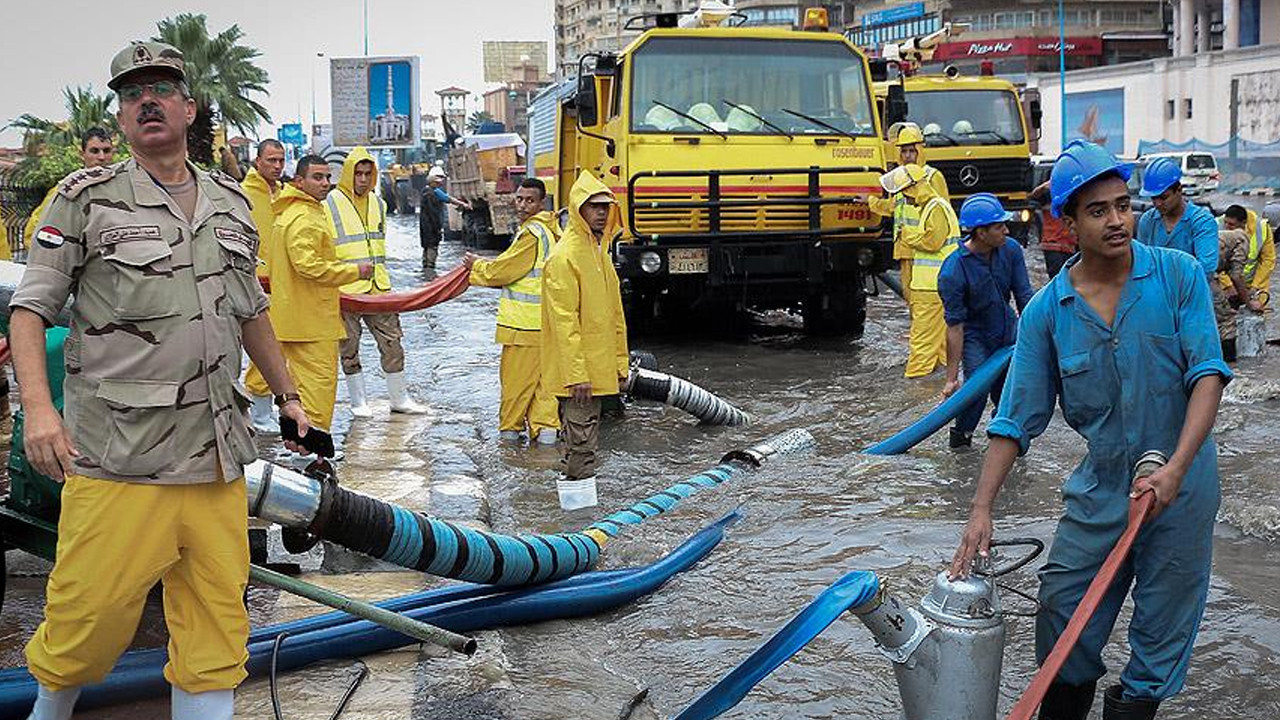 Mısır’da yağış alarmı: Okullar tatil edildi