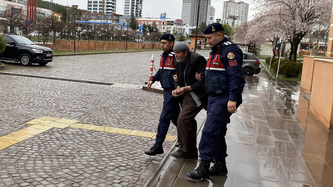 Tartıştığı oğlunu av tüfeğiyle öldürdü