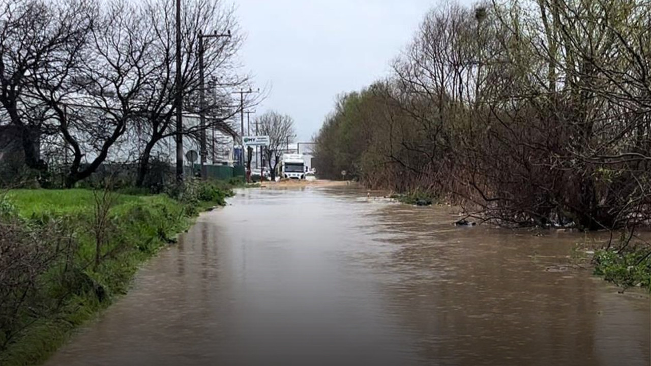 Bursa'da yerle gök bir oldu; Ürünlü deresi taştı