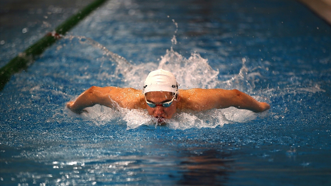 Milli yüzücülerden madalya yağmuru