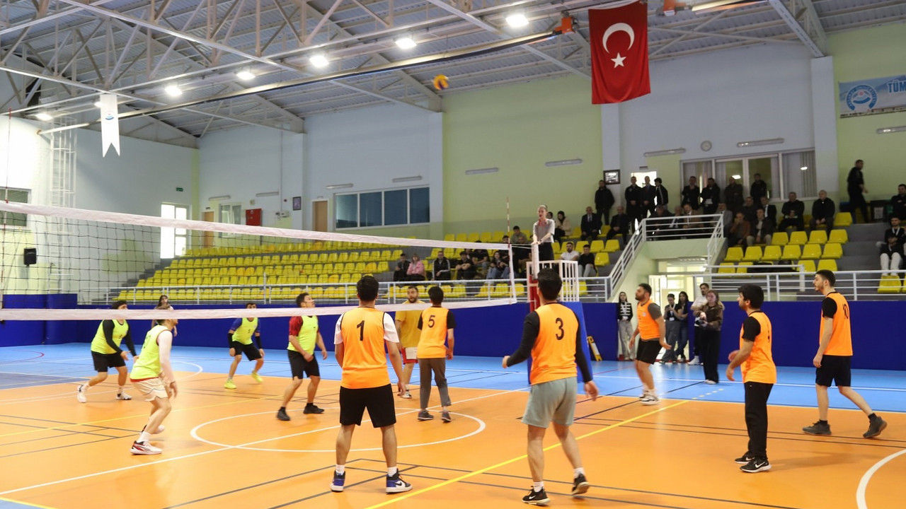 Spor şenlikleri coşkuyla başladı