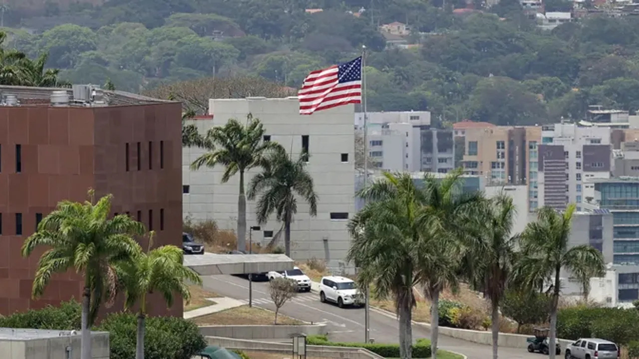ABD’nin Venezuela Büyükelçiliği yeniden açıldı