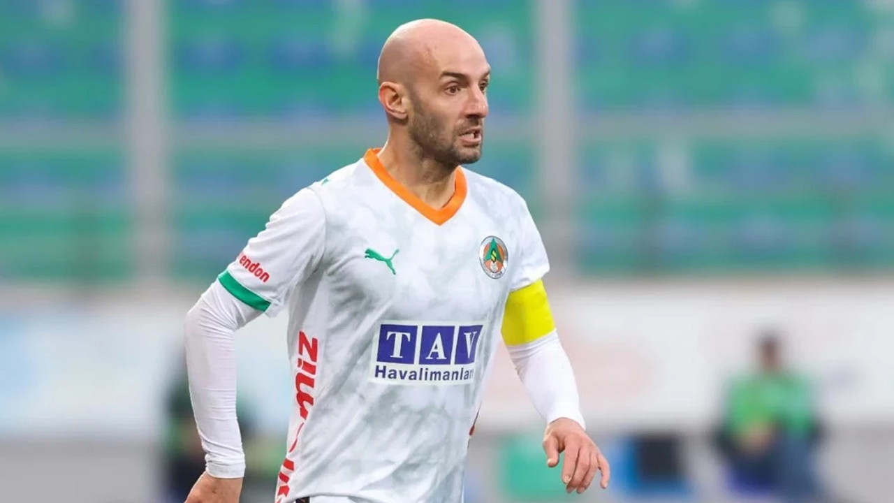 Antrenmanda burnu kırılan Efecan Karaca'ya operasyon