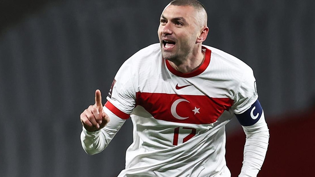 Burak Yılmaz'dan Türkiye maçı öncesi anlamlı paylaşım