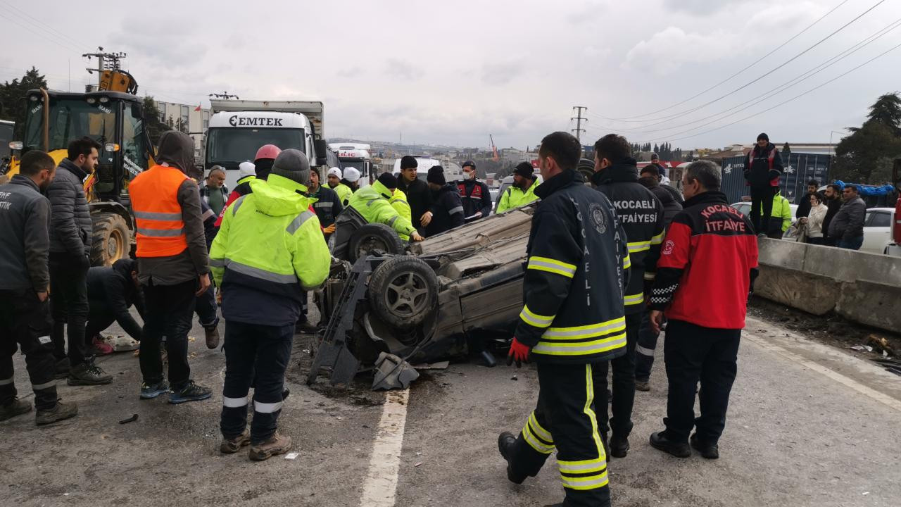 Kocaeli'de zincirleme kaza ulaşımı aksattı
