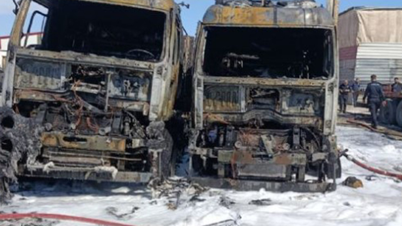 Mersin'de 2 TIR'da yangın