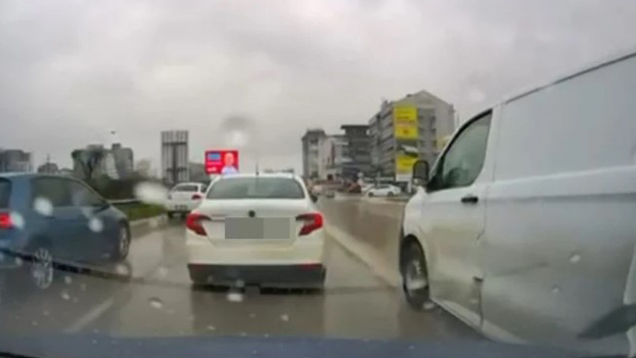 Yol verme tartışmasında yolu kesip sürücüye saldırdılar