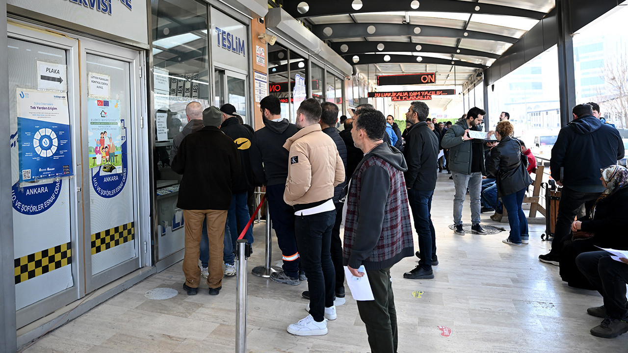 APP plakalara son uyarı: Ankara’da değişim kuyruğu