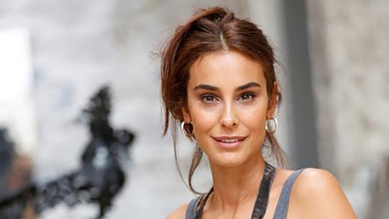 Arzum Onan paylaşımıyla yıllara meydan okudu