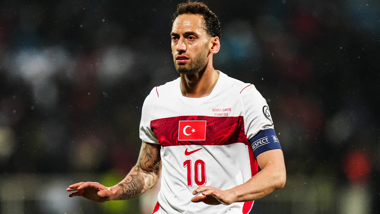 Hakan Çalhanoğlu'ndan Fatih Terim ve Şenol Güneş'e tarihi çağrı