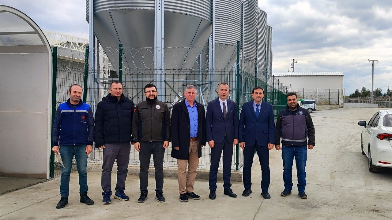 İl Müdürü Ayvalık damızlık broiler işletmesini inceledi