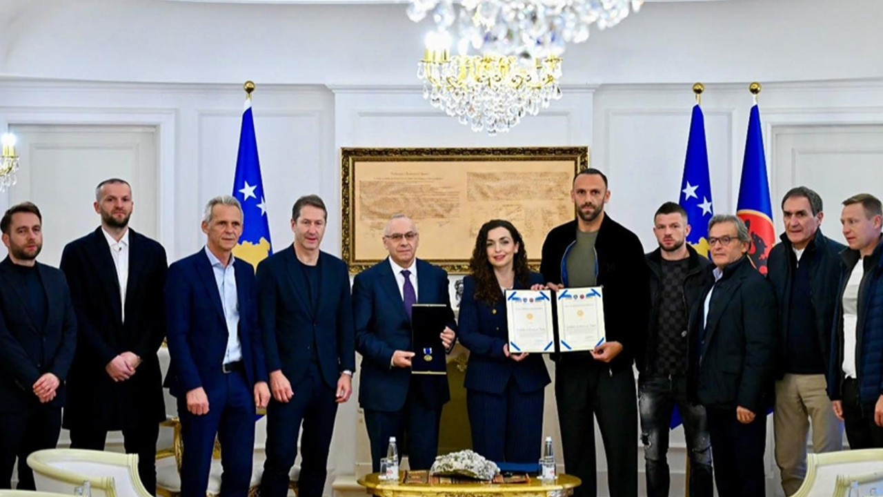 Kosova Milli Futbol Takımı’na Cumhurbaşkanlığı Liyakat Madalyası verildi