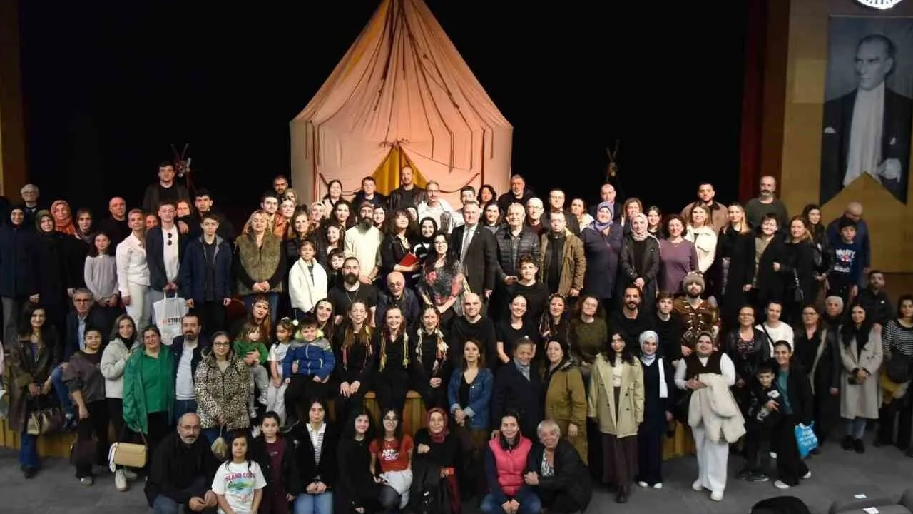 Tiyatro tutkunları Atakum’da bir araya geldi