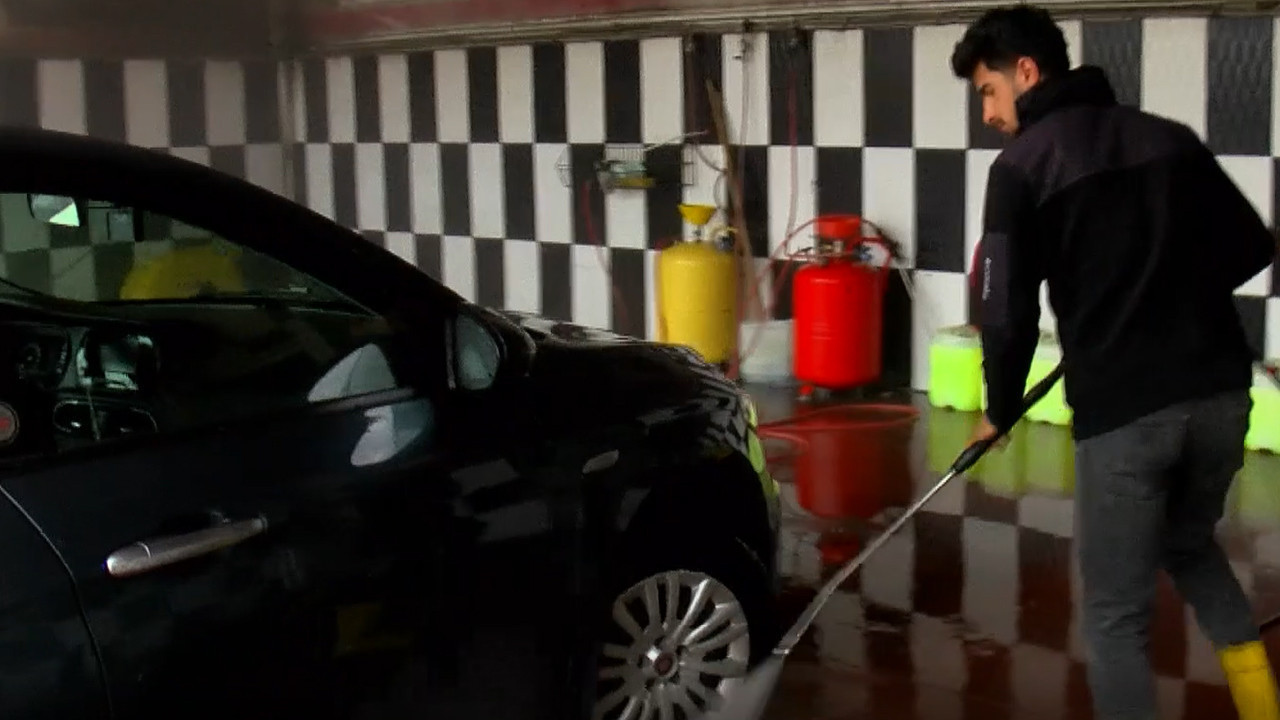 Afrika’dan geldi: İstanbul’u çamur yağdı: Soluğu yıkama istasyonlarında aldılar