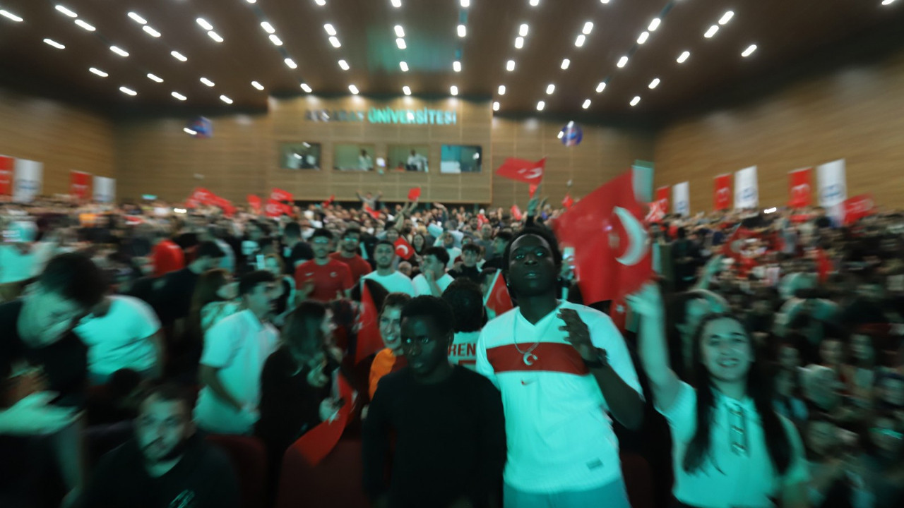 Aksaray Üniversitesi’nde milli maç coşkusu: 24 yıl sonra dünya kupası sevinci